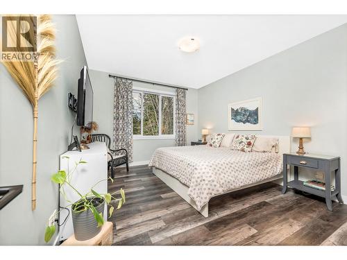 2741 Golf Course Drive, Blind Bay, BC - Indoor Photo Showing Bedroom