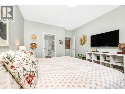 2741 Golf Course Drive, Blind Bay, BC - Indoor Photo Showing Bedroom