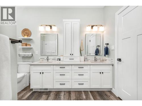 2741 Golf Course Drive, Blind Bay, BC - Indoor Photo Showing Bathroom