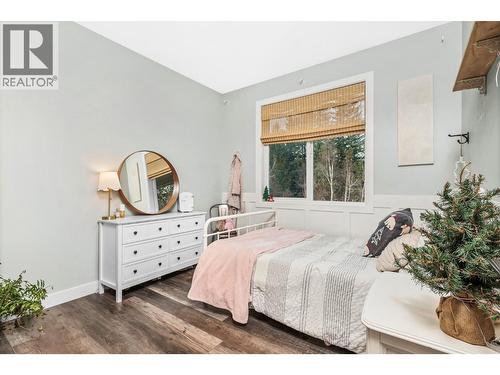 2741 Golf Course Drive, Blind Bay, BC - Indoor Photo Showing Bedroom