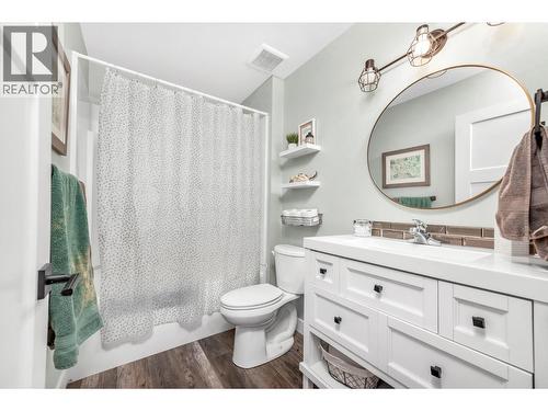 2741 Golf Course Drive, Blind Bay, BC - Indoor Photo Showing Bathroom