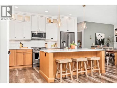 2741 Golf Course Drive, Blind Bay, BC - Indoor Photo Showing Kitchen With Upgraded Kitchen