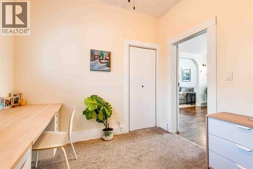 215 4 Avenue Se, Three Hills, AB - Indoor Photo Showing Other Room