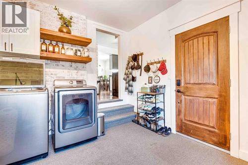 215 4 Avenue Se, Three Hills, AB - Indoor Photo Showing Laundry Room