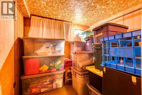 215 4 Avenue Se, Three Hills, AB - Indoor