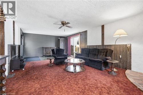 251 Brucedale Avenue E, Hamilton, ON - Indoor Photo Showing Living Room