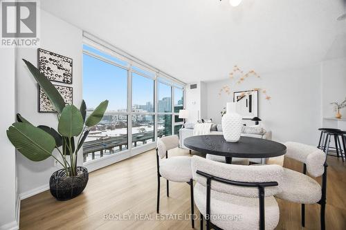 1602 - 219 Fort York Boulevard, Toronto, ON - Indoor Photo Showing Dining Room