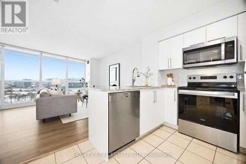 1602 - 219 Fort York Boulevard, Toronto, ON - Indoor Photo Showing Kitchen With Stainless Steel Kitchen