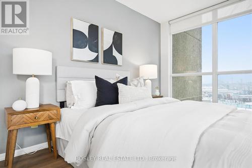 1602 - 219 Fort York Boulevard, Toronto, ON - Indoor Photo Showing Bedroom