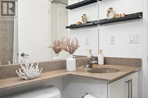 1602 - 219 Fort York Boulevard, Toronto, ON - Indoor Photo Showing Bathroom