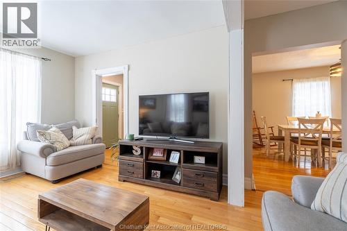 950 North Street, Dresden, ON - Indoor Photo Showing Living Room