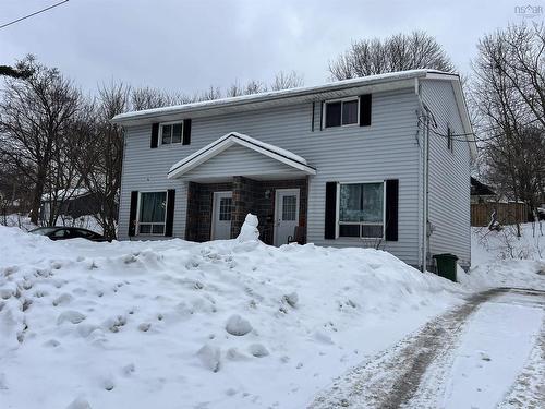 520/526 Pleasant Street, New Glasgow, NS 