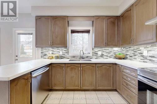 18 Olympus Drive, Richmond Hill, ON - Indoor Photo Showing Kitchen With Double Sink