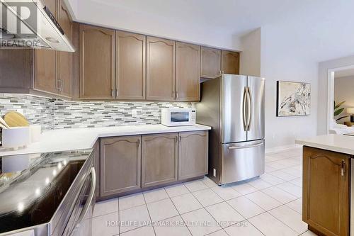 18 Olympus Drive, Richmond Hill, ON - Indoor Photo Showing Kitchen