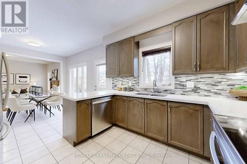 18 Olympus Drive, Richmond Hill, ON - Indoor Photo Showing Kitchen With Double Sink