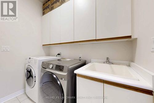 18 Olympus Drive, Richmond Hill, ON - Indoor Photo Showing Laundry Room