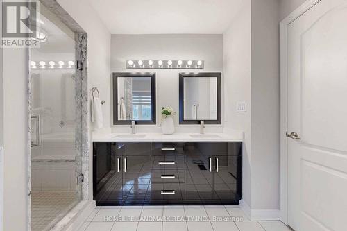 18 Olympus Drive, Richmond Hill, ON - Indoor Photo Showing Bathroom