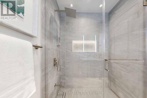 18 Olympus Drive, Richmond Hill, ON - Indoor Photo Showing Bathroom