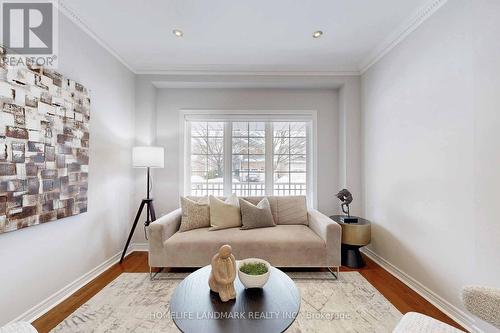 18 Olympus Drive, Richmond Hill, ON - Indoor Photo Showing Living Room