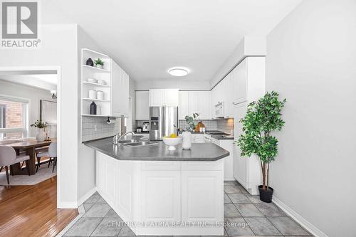 33 Eddington Place, Vaughan, ON - Indoor Photo Showing Kitchen With Double Sink
