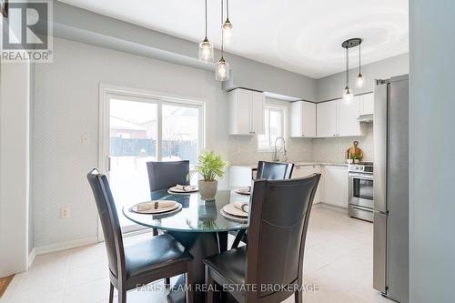 36 Connaught Lane, Barrie, ON - Indoor Photo Showing Dining Room