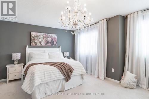 36 Connaught Lane, Barrie, ON - Indoor Photo Showing Bedroom