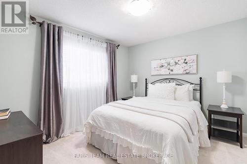 36 Connaught Lane, Barrie, ON - Indoor Photo Showing Bedroom