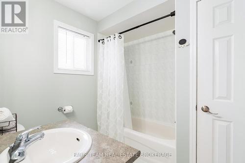 36 Connaught Lane, Barrie, ON - Indoor Photo Showing Bathroom