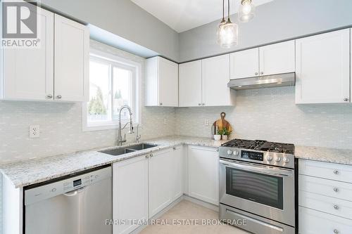 36 Connaught Lane, Barrie, ON - Indoor Photo Showing Kitchen With Double Sink With Upgraded Kitchen