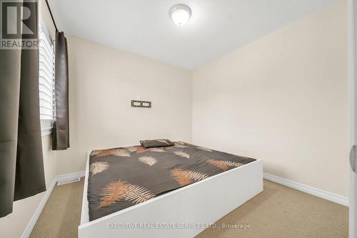 13 Masken Circle, Brampton, ON - Indoor Photo Showing Bedroom