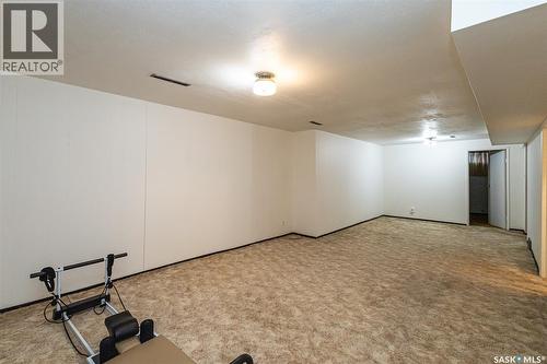 318 Montreal Avenue N, Saskatoon, SK - Indoor