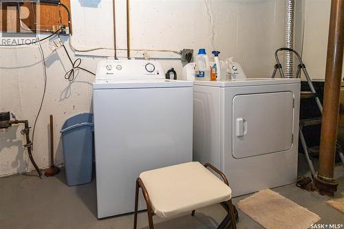 318 Montreal Avenue N, Saskatoon, SK - Indoor Photo Showing Laundry Room