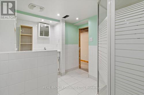 28 Glendale Avenue S, Hamilton, ON -  Photo Showing Bathroom