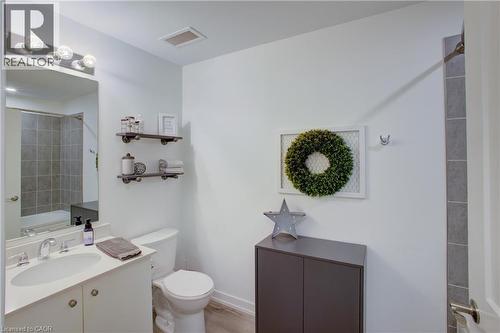 243 Northfield Drive E Unit# 208, Waterloo, ON - Indoor Photo Showing Bathroom