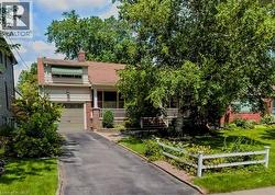 74 WANITA Road  Mississauga, ON L5G 1B6