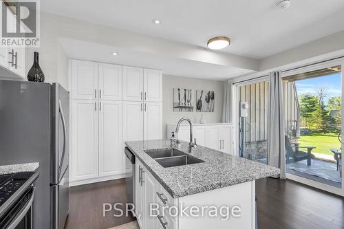 44 Carrick Trail, Gravenhurst (Wood (Gravenhurst)), ON - Indoor Photo Showing Kitchen With Double Sink With Upgraded Kitchen