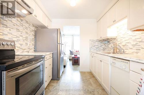 11 - 88 Avonwood Drive, Stratford, ON - Indoor Photo Showing Kitchen