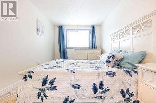 11 - 88 Avonwood Drive, Stratford, ON - Indoor Photo Showing Bedroom