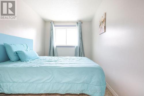 11 - 88 Avonwood Drive, Stratford, ON - Indoor Photo Showing Bedroom