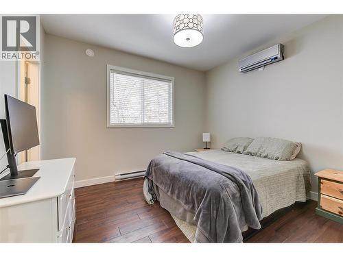 620 - 622 Birch Avenue, Kelowna, BC - Indoor Photo Showing Bedroom