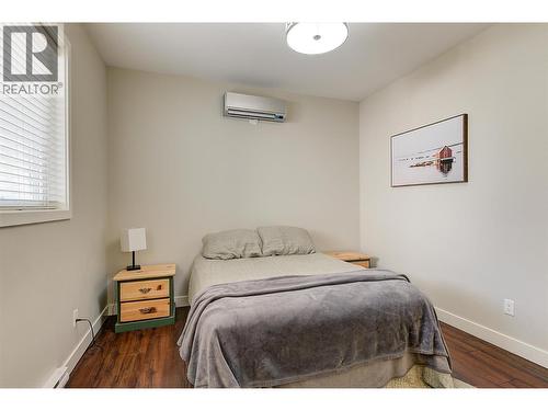 620 - 622 Birch Avenue, Kelowna, BC - Indoor Photo Showing Bedroom
