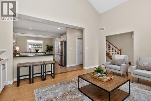 2016 Thelma Avenue, Sarnia, ON - Indoor Photo Showing Living Room
