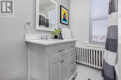 120 Circular Road, St. John'S, NL - Indoor Photo Showing Bathroom