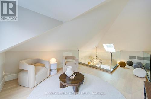 6 Hillholm Road, Toronto, ON - Indoor Photo Showing Other Room