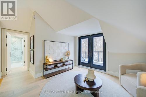 6 Hillholm Road, Toronto, ON - Indoor Photo Showing Living Room