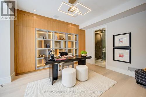 6 Hillholm Road, Toronto, ON - Indoor