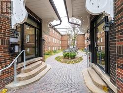 D04 - 245 HOWLAND AVENUE  Toronto, ON M5R 3B7