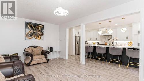 35 Hummingbird Crescent, London South (South N), ON - Indoor