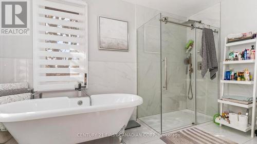 35 Hummingbird Crescent, London South (South N), ON - Indoor Photo Showing Bathroom