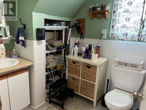32 Main Street, St. Charles, ON - Indoor Photo Showing Bathroom